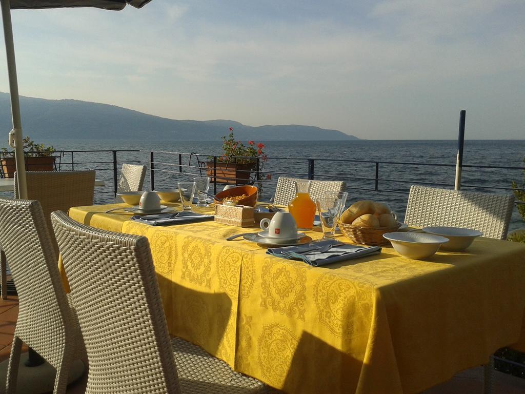 Villa Residence La Limonaia Gargnano Rum bild