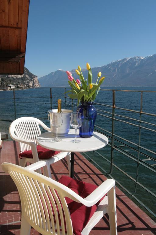 Villa Residence La Limonaia Gargnano Rum bild