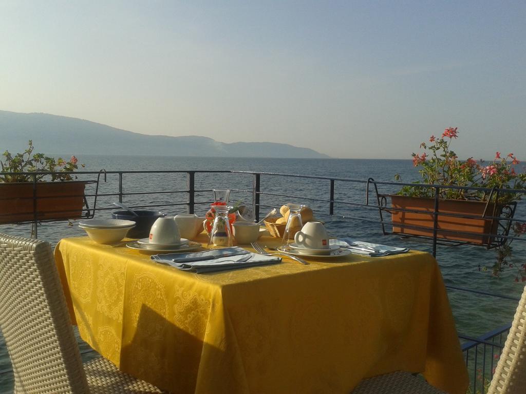 Villa Residence La Limonaia Gargnano Rum bild